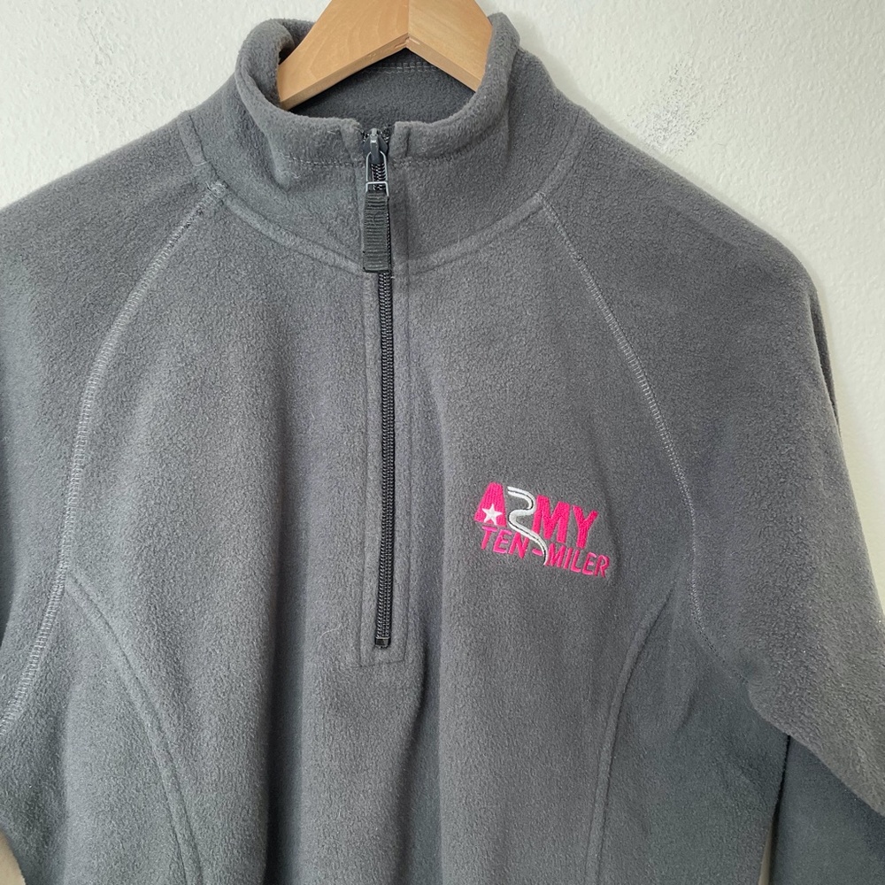Clique Army 10 Miler 1/4 Zip Fleece Gray Pink Running Race DC DMV - Picture 2 of 8